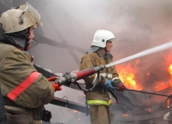Курильщик поджег хозпостройку на дачном участке в Волжском