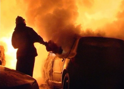 В 23 микрорайоне в Волжском сгорела иномарка