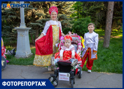 В Волжском прошел парад колясок
