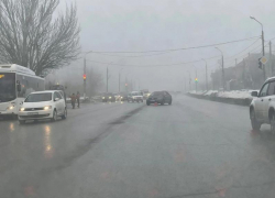 Ситуация на дороге осложнилась из-за тумана в Волжском