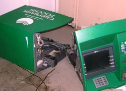 В центре Волгограда гранатой взорвали банкомат Сбербанка в жилом доме