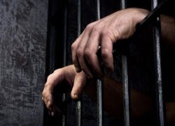 В Волжском безработные отобрали у мужчины 25 тысяч рублей