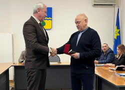 В Волжском вручили медали руководителям городских предприятий