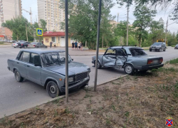Два «брата-близнеца» не поделили дорогу в Волжском