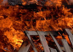 В Тракторозаводском районе при пожаре в частном доме обрушилась кровля