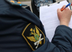 В Волжском судебные приставы начали изымать иномарки у неплательщиков налогов