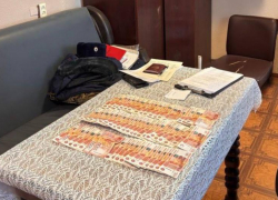 Двое родственников осужденного попытались «оплатить» УДО начальнику колонии в Волжском
