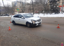Иномарка сбила женщину на пешеходном переходе в Волжском