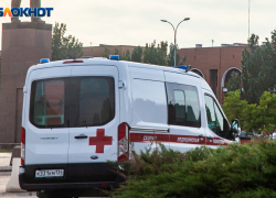 Медики рассказали о состоянии мужчины после наезда на «МАЗ» в Волжском