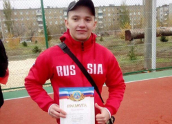 Iphone 6 выиграл школьник, подтянувшись 38 раз в Волжском