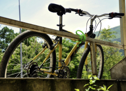 Под Волжским автомобиль сбил 14-летнего велосипедиста