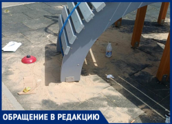 «Крик души»: жители Волжского пожаловались на мусор на новой детской площадке