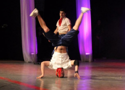 40 лет "Октябрю": волжане поздравили творческие объединения с юбилеем