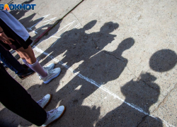 2 школьницы отравились неизвестными таблетками: девочек перевели в больницу Волгограда