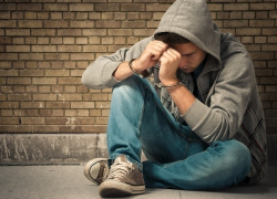 В Заволжье трудный подросток ограбил и сжег магазин