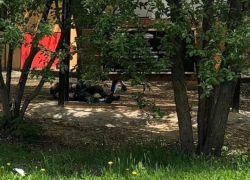 Нашли повешенным 25-летнего парня на улице в Волгоградской области