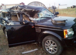 В Средней Ахтубе автоледи без прав на внедорожнике протаранила КамАЗ