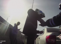 Волгоградские мотополицейские спасли беременную автоледи