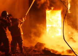 Частный дом и баня за сутки сгорели в Ленинском районе