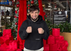 Чемпион мира Али Лорсанов поздравляет волжан с наступающим Новым годом