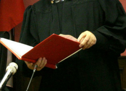 В Волжском начальник отдела дознания осужден за аферы с угнанными авто