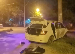 Инормарка «влетела» в столб: появились кадры жуткого ДТП в Волгограде