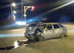 Страшное ДТП в Волжском: "Мерседес" и "двенашка" не поделили дорогу