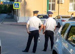 В Волжском столкнулись «Мерседес» и «Хендэ»: есть пострадавшие