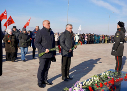 Глава Волжского почтил память защитников Сталинграда в годовщину Победы