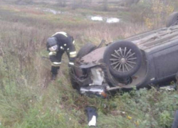 Неопытный водитель покалечил друга, перевернувшись на Mitsubishi в Волжском