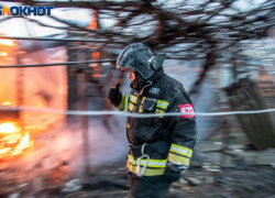 В Волжском огонь охватил комнату в 5-этажном доме
