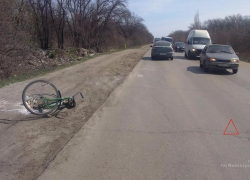 Водитель на Renault Megane переехал пожилого велосипедиста под Волжским