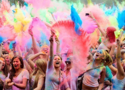 На фестивале красок волжане "зажгут" под треки известных ди-джеев