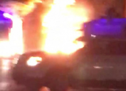 Автомобиль устроил пожар в Волжском