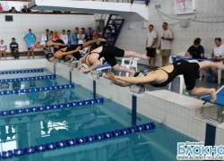 Пловцы из Волжского, Волгограда и Армении состязались за Кубок Логинова