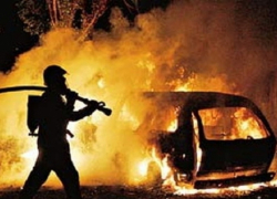 Пироманы сожгли три авто в Волгограде и Волжском