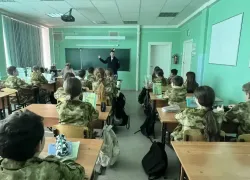 Школьникам Волжского напомнили о фликерах, правилах для СИМ и ответственности за нарушения