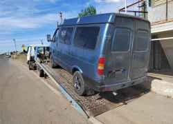 В Волжском началась охота на «бомбил»: «ГАЗ» с лихачом из Узбекистана отправили на штрафстоянку