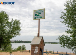На пляже Волжского завершают последние приготовления к открытию сезона