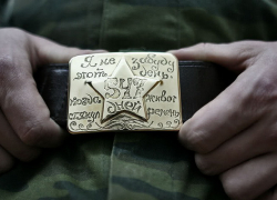 Под Волгоградом 22-летний дембель на глазах у родных расправился с дядей 16 ударами ножа