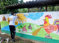Волжские художники раскрашивают город яркими красками 