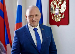 Поздравление главы Волжского с Днем Победы