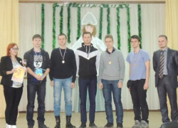 "Юные медоеды" из Волжского победили в областном брейн-ринге