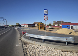 В Волжском появился первый угловой автобусный карман