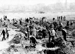 Парк развлечений и жилые дома в Волжском построили на старых могилах жителей Безродного