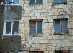 Ночью неизвестный пытался зайти в чужую квартиру в Волжском