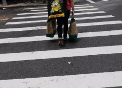 В Волжском на "зебре" сбили молодую женщину