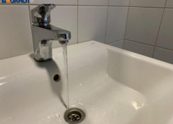 В Волжском улица Набережная осталась без холодной воды