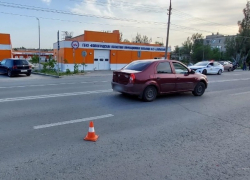Мотоциклист в больнице: в Волжском иномарка сбила байкера 