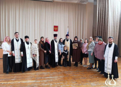 В Волжском освятили школу